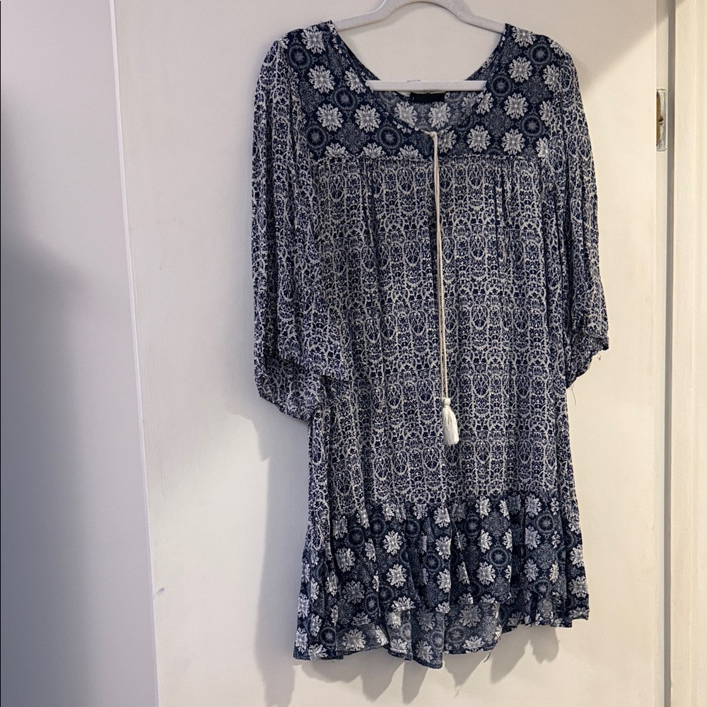 En Creme Blue and White Floral Long Sleeve Dress